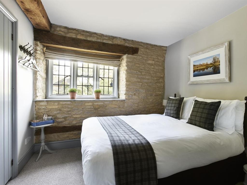 The Masons Arms Hotel Cirencester Phòng bức ảnh